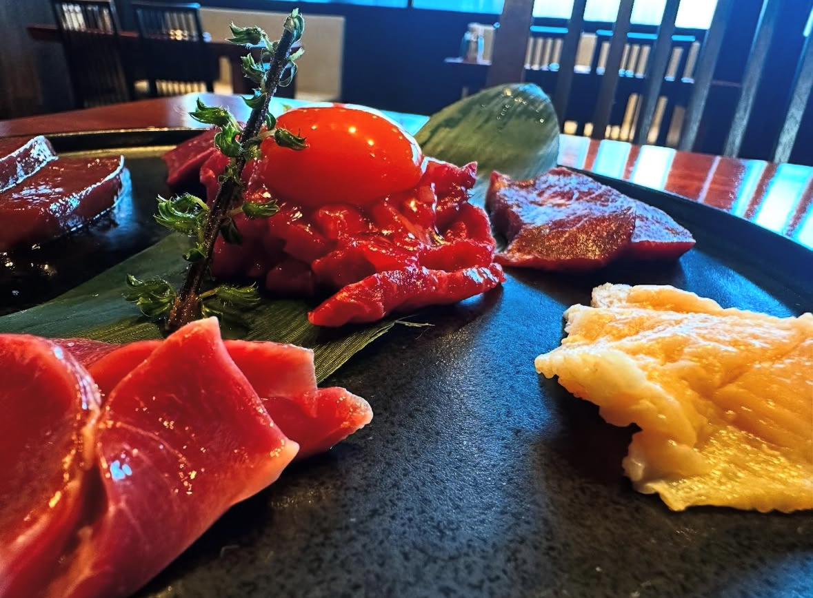 牛刺し砂ずり刺しハツ刺し 馬刺しミノ刺しレバー